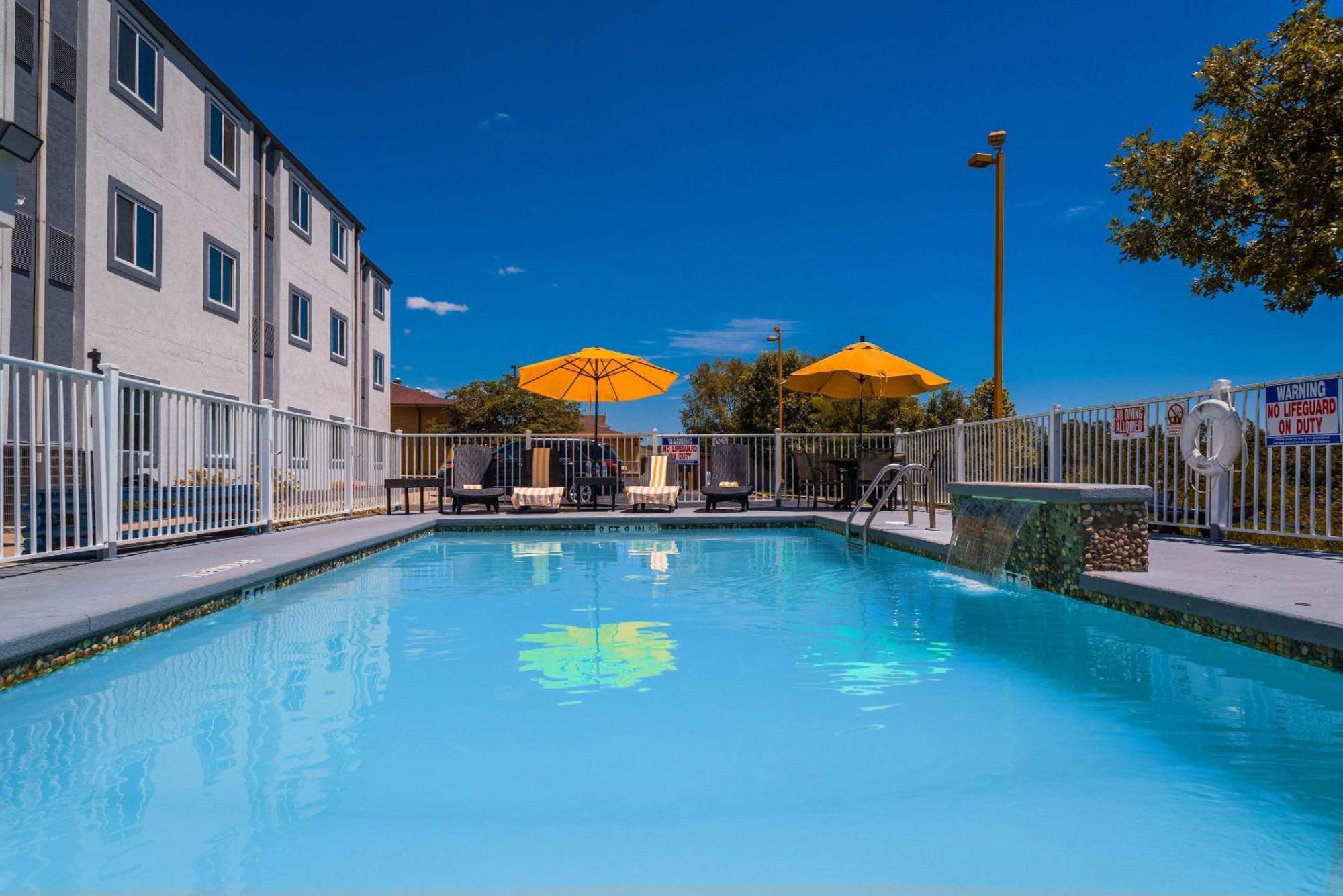 Studio Z, Ascend Hotel Collection Saint Robert Exterior photo