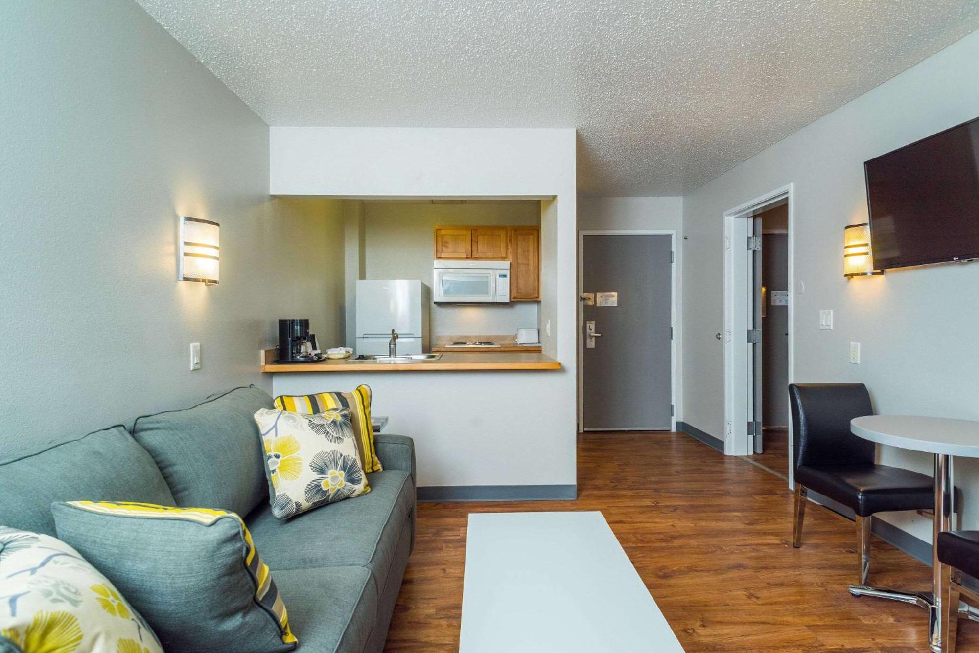 Studio Z, Ascend Hotel Collection Saint Robert Exterior photo