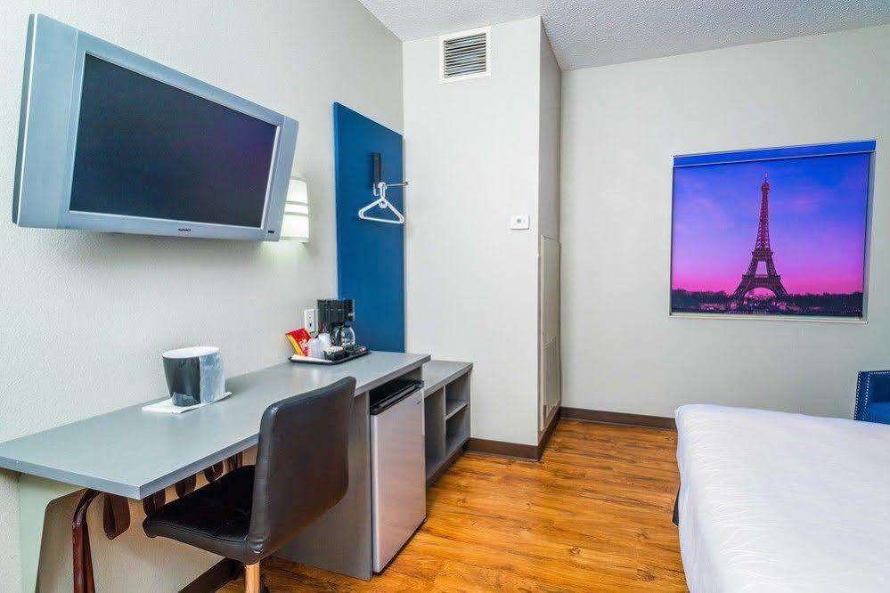 Studio Z, Ascend Hotel Collection Saint Robert Exterior photo
